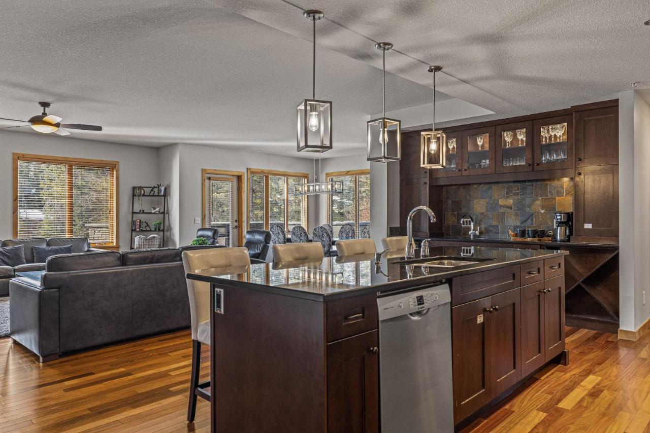 3 Bedroom Condo By Canadian Rockies Vacation Rentals Canmore Esterno foto